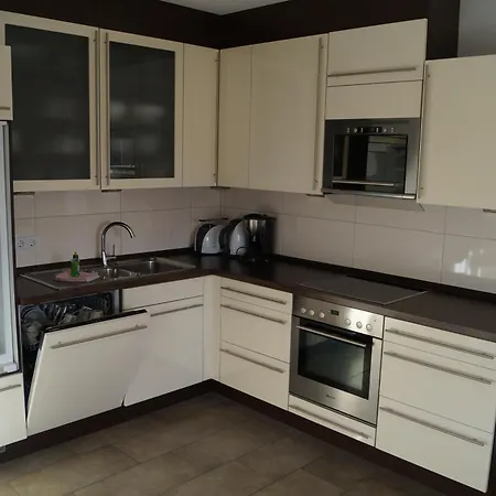 Inselwohnung בורקום